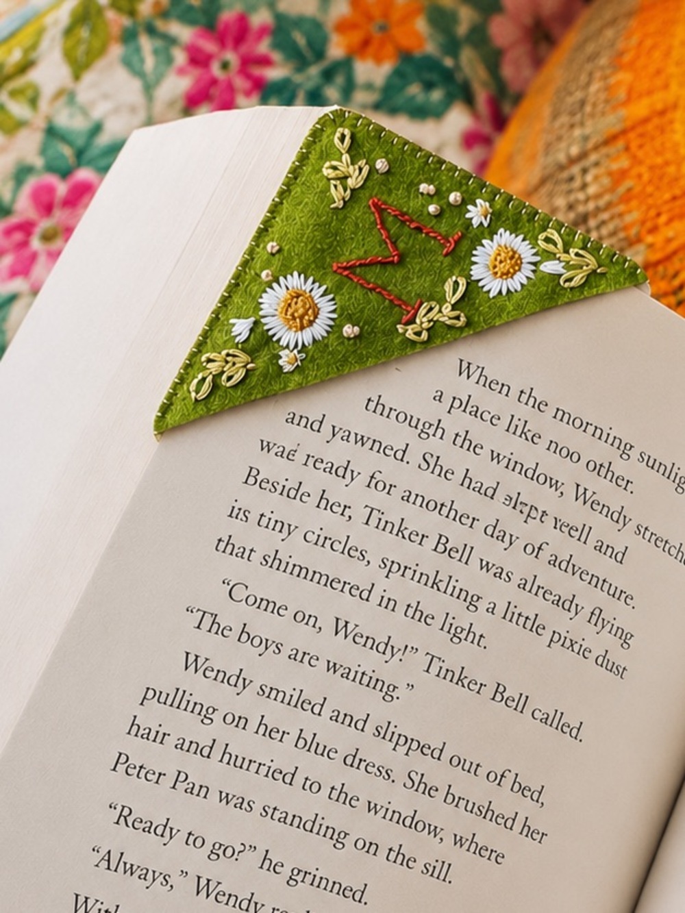 Handmade Upcycled Embroidered Floral Felt Corner Bookmark | Book Lover Gift - Picture 2 of 4